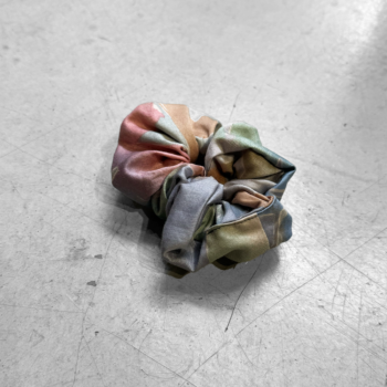 Chouchou Nébula en tissu upcyclé (coton), confection Maison Gaudy.