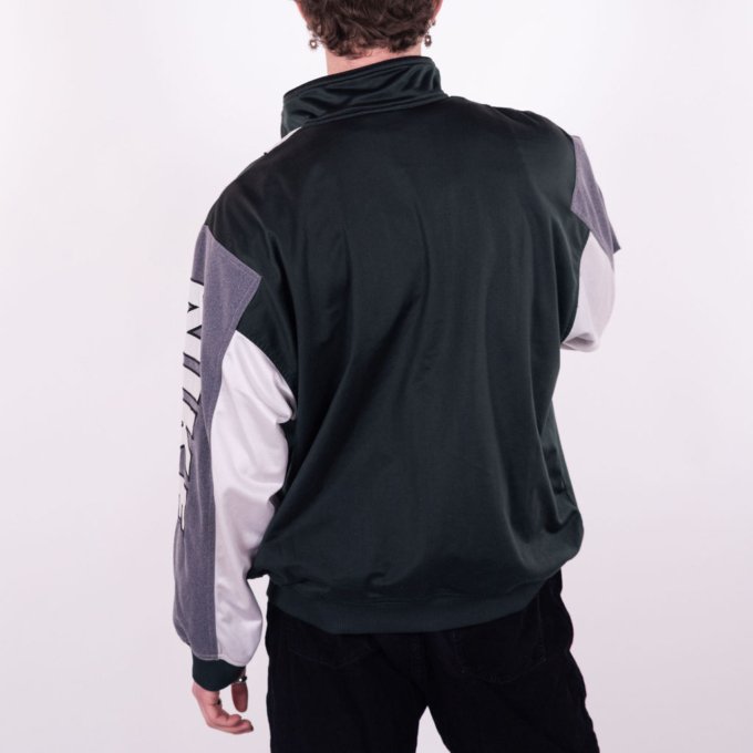 Veste Nike vintage verte, grise et blanche avec logo brodé et design emblématique - dos