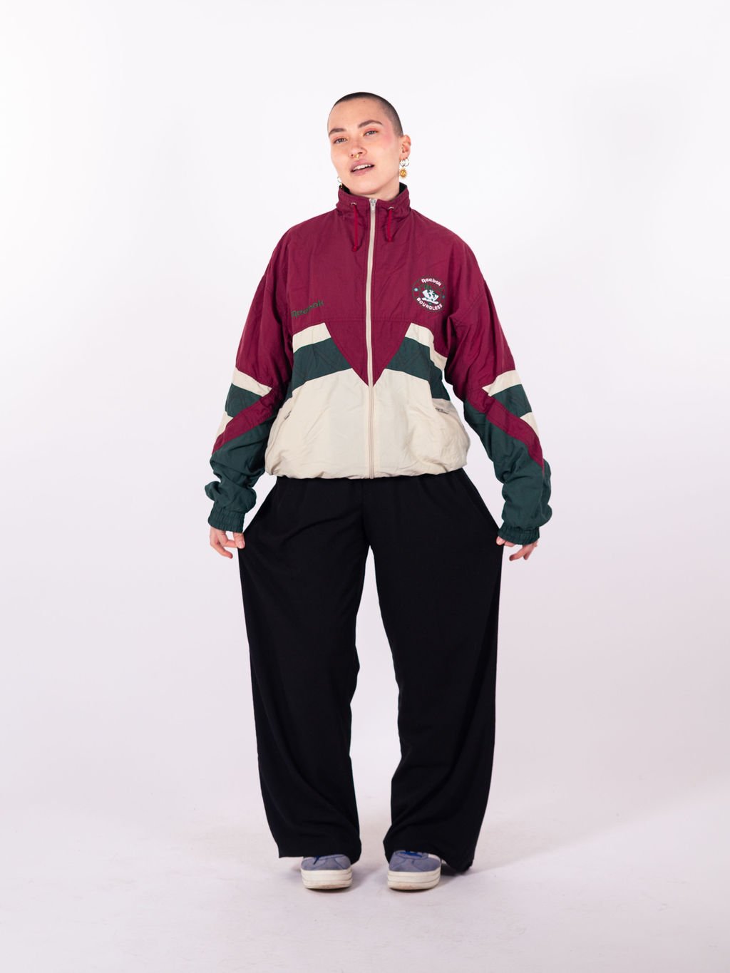 Veste Reebok vintage bordeaux crème et verte avec logo brodé et cordon de serrage - vue globale