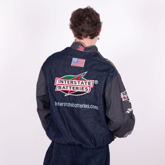 Veste vintage NASCAR Interstate Batteries grise, bleu jeans, rouge et verte avec logos brodés - dos